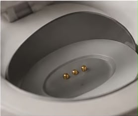 Şarj kutusunun içindeki metal temas noktaları